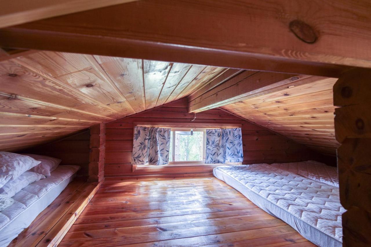 Pinetree Cottages Cozy Log Cabin Kalanti Exterior photo